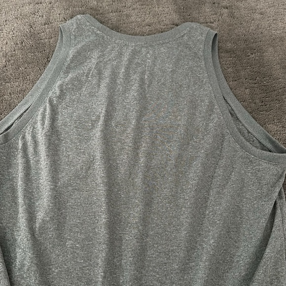 Nike women’s tank- The Nike Tee- size medium- new without tags - Picture 6 of 6